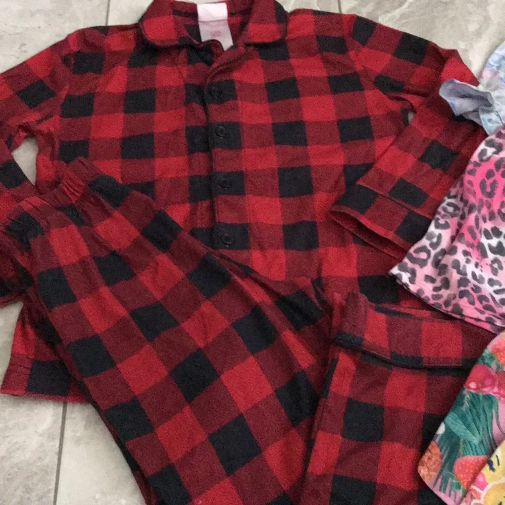 GIRLS - Pjs Set and Loungewear Shorts / Bundle of 6 | M 7-8